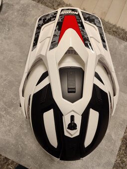 Prilba na motorku - 8