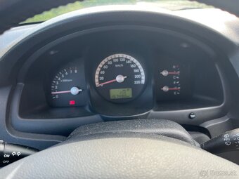 KIA SPORTAGE 2,0 benzin r.v.2006 - 8