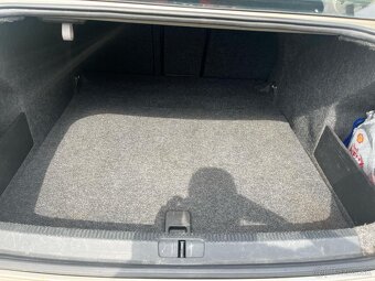 Volkswagen Passat b6 - 8