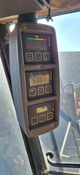 Predáme obilný kombajn zn.Fiatagri, Laverda 624 - 8