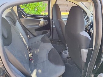 Toyota Aygo Sedan 50kw Manuál - 8