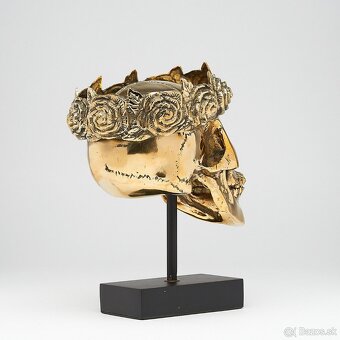 Bronzová lebka s korunkou z ruží - ručná indonézska práca - 8