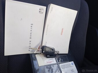 Honda CR-V . 4x4 - 8