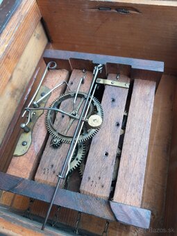 Predám veľmi staré hodiny - 8