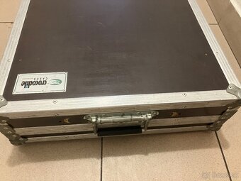 Predam digitalny mixpult Yamaha 01 Programmable - 8