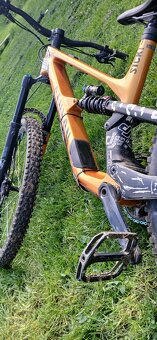 Predám CANYON Spectral CF8 CLLCTV 2024 carbon  vel. M - 8