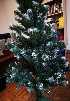 Umelý vianočný stromček - 8