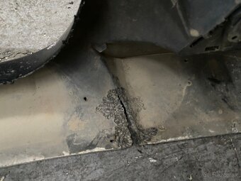 Predný nárazník BMW E60 - 8