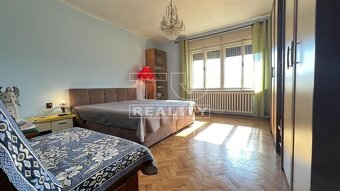 Priestranný a zdravý 6 izbový poschodový dom, pozemok 9á... - 8