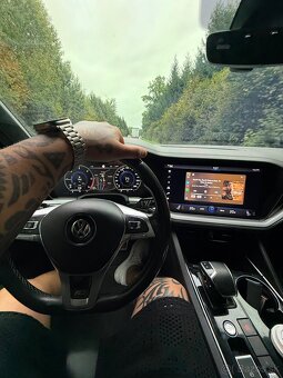 VW Touareg Rline - 8