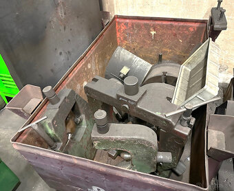 Soustruh hrotový SUI 63 RP / 2000 - 8