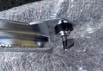 HARLEY DAVIDSON® BREAKOUT M8 SISSYBAR - 8