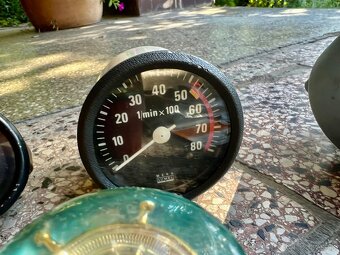 Budíky Škoda veterán - 8