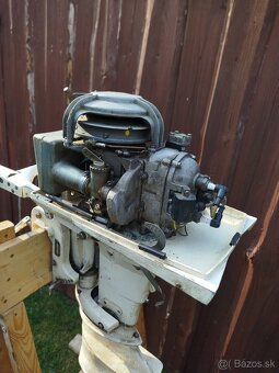 ZÁVESNÝ LODNÝ MOTOR VOLVO PENTA 25HP - 8