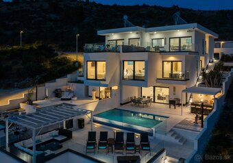 Chorvátsko, ROGOZNICA - Luxusná vila s nekonečným bazénom pr - 8