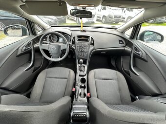 Opel Astra Sport Tourer - 8