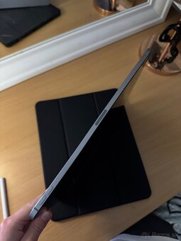 Apple iPad Pro 12.9 (2022) - 8