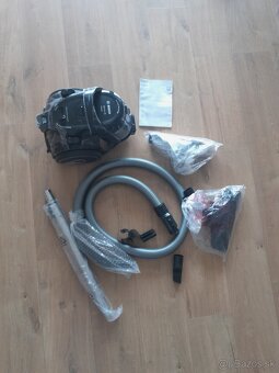 Cyklónový vysávač Bosch BGS05BL1H - 8