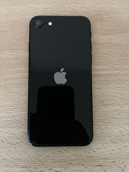 Apple iPhone 13, Apple iPhone SE 2020 - 8