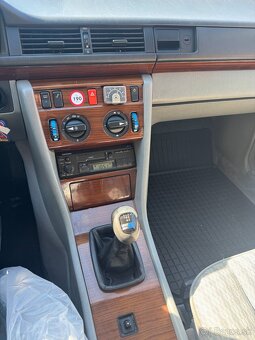 Mercedes W124 - 8