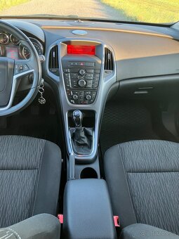 Opel Astra ST 1,7CDTi - 8