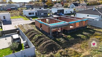 Samostatný rodinný dom s garážou na pozemku 600m2 - Vinosady - 8