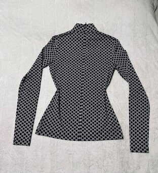 Čiernobiele tričko so stojačikom a monogramom Karl Lagerfeld - 8