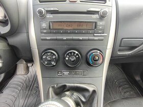 Toyota Auris 1.4 I VVT-i - 8