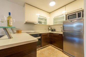 Chorvátsko 3 izbový apartmán 50 m od mora ostrov Vir. - 8