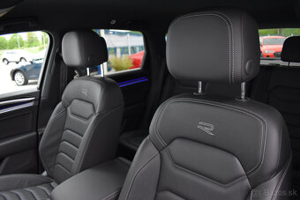 Volkswagen Touareg 3.0TDi R-Line Tiptronic LED Assist - 8