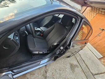 BMW 116 i benzín - 8
