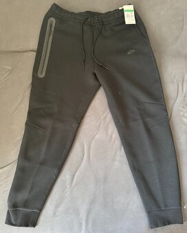 NOVÉ Nike Tech Fleece XL - čierne pánske tepláky - 8