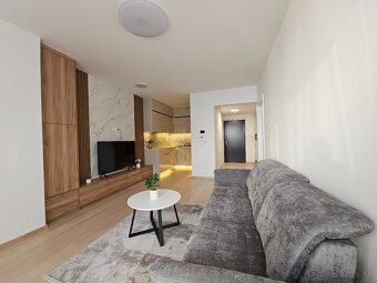 NA PRENÁJOM 2 IZBOVÝ BYT S PARKOVANÍM BRATISLAVA CENTRUM - 8