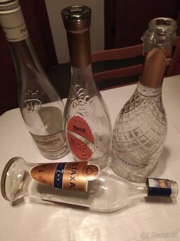 láhve 0,5l s uzávěrem, plucky (placatky) 0,2l - 8