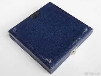 Pamätná porcelánová medaila Slobodnej organizácie mládeže - 8