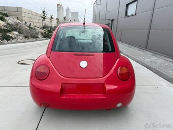 VW New Beetle - 8