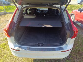 Volvo XC60 2.0 diesel + mHEV 145 kW, AWD Automat, r.v.5/2022 - 8