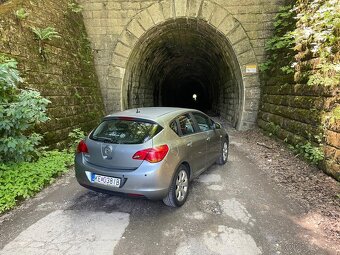 Opel Astra J 1.6 85kw - 8