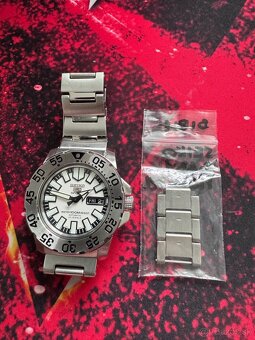 Seiko SNZF45 Baby Monster - 8