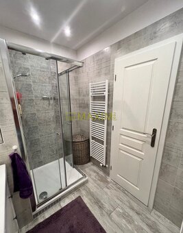 Veľmi pekný zrekonštruovaný 3- izbový byt s lodžiou na  ulic - 8