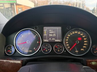 Volkswagen Touareg 2.5TDI - 8