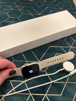 Hodinky Apple Watch 7 - 8