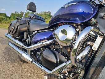 Suzuki intruder M 800 - 8