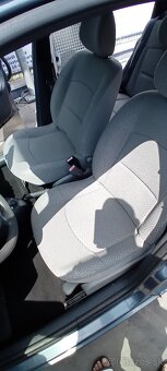 RENAULT CLIO FAIRWAY 1.2i 43KW 2006 KÚP.SK.2.MAJ.SERV.KŇIŽK - 8