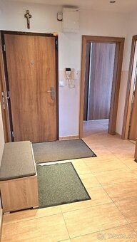 Prenajmem 3 izbový byt na Ostredkoch - 8