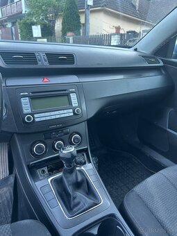 Volkswagen Passat - 8