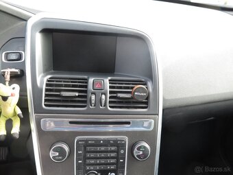 VOLVO XC60 2.0D 4WD - 8