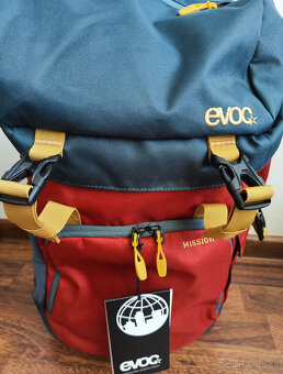 Batoh Evoc Mission 22 L Chili Red/Slate - 8