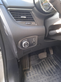 Opel zafira tourer - 8