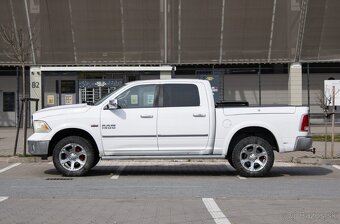 Dodge RAM 1500 / 4x4 / LARAMIE / 295kW / AT8 - 8